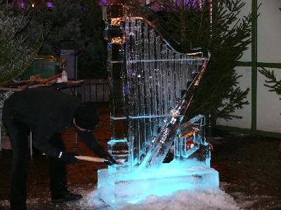 Eisskulptur Harfe, Harfe aus Eis