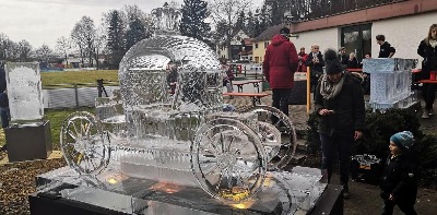 Eiskutsche Märchenkutsche aus Eis