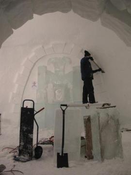 Schneeskulptur, Iglukirche